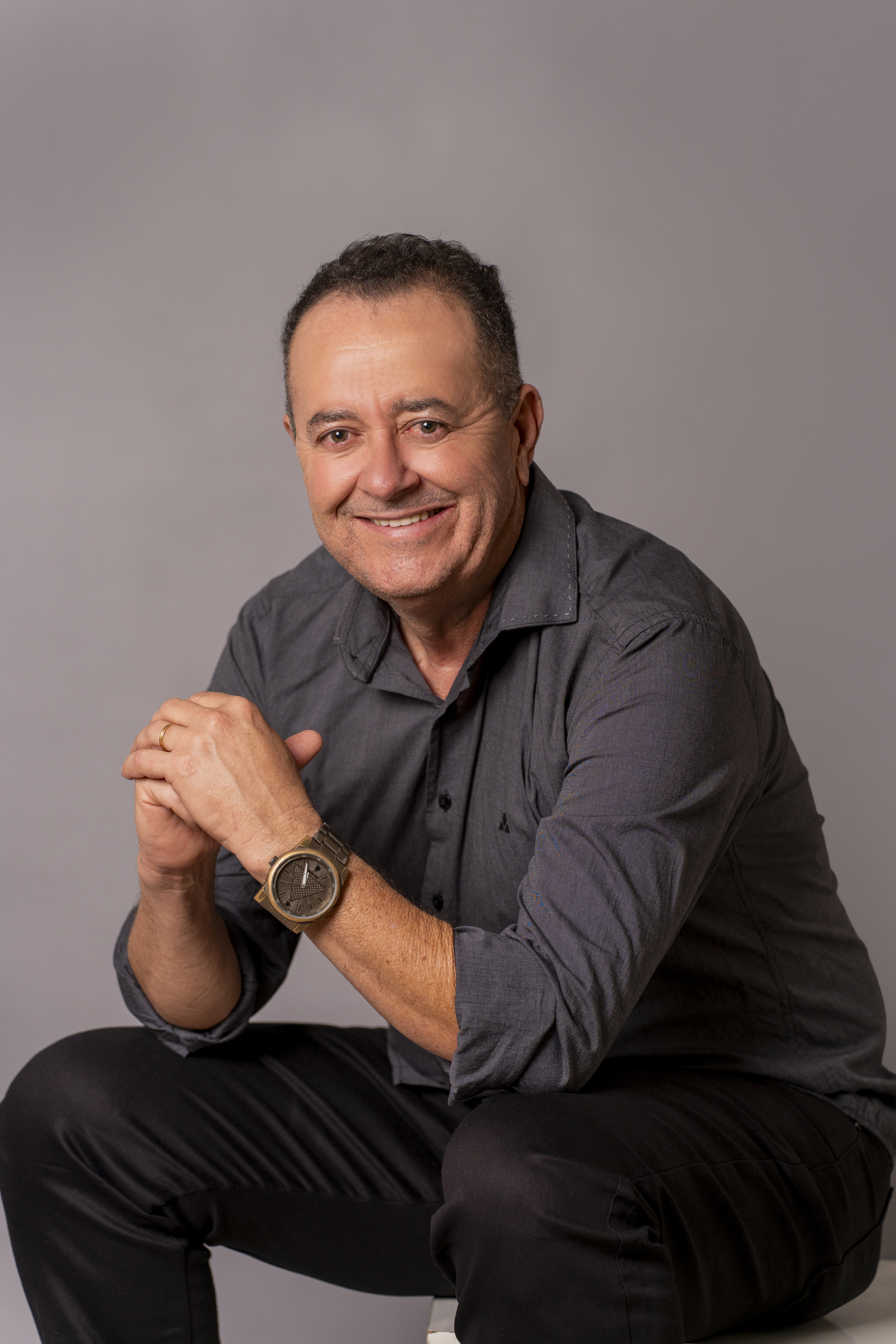 Jó Oliveira em um retrato profissional
